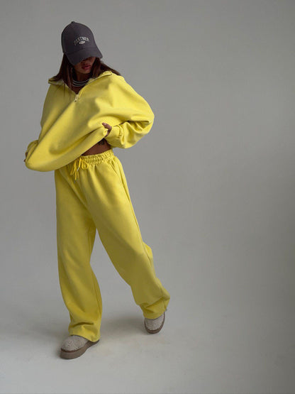 Women casual hoodie and jogging pants Chic and Style