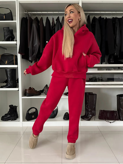 Pull à capuche décontracté pour femmes avec une coupe élégante et un pantalon de jogging confortable Chic und Stil