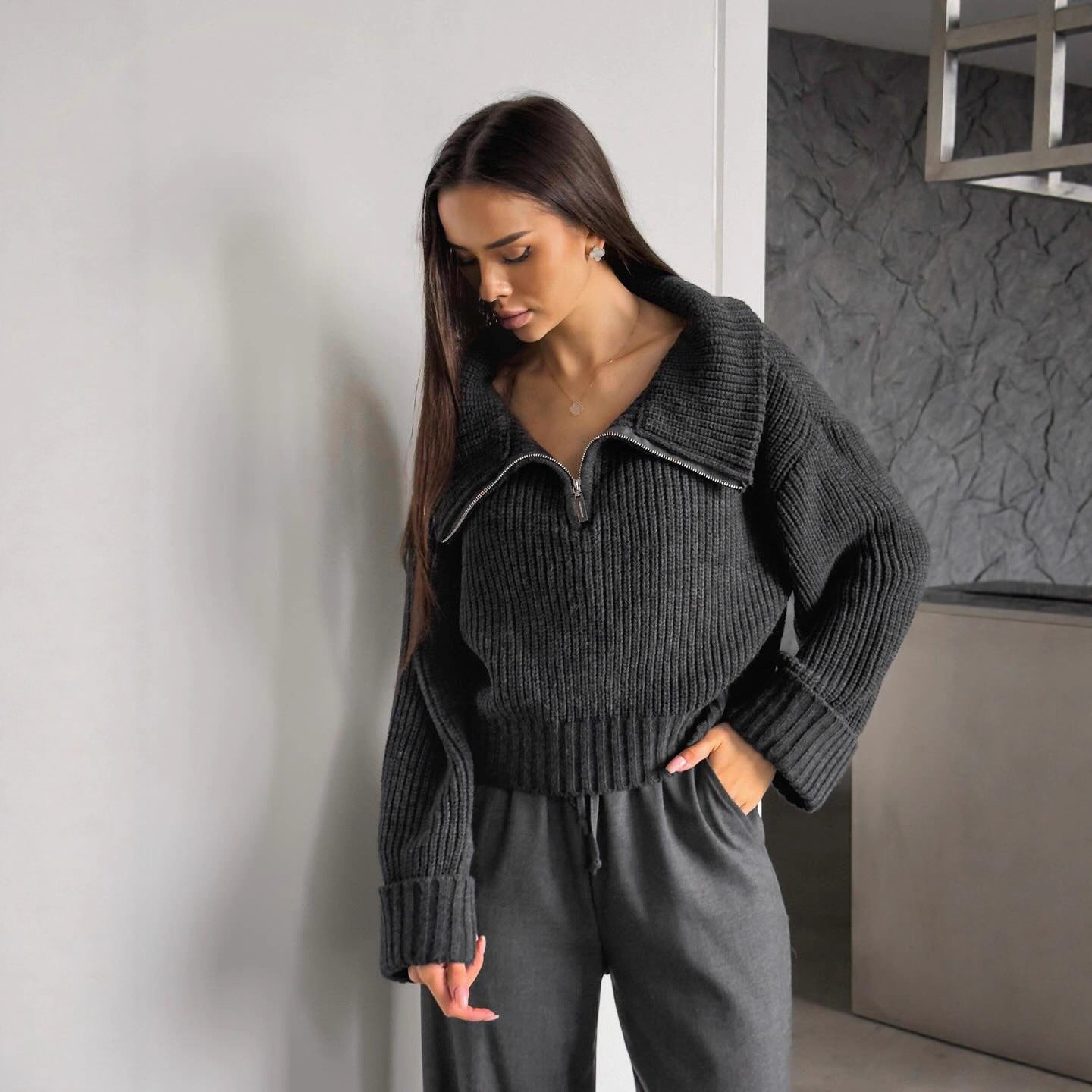 Knitted pullover with high collar and zipper for women Chic und Stil