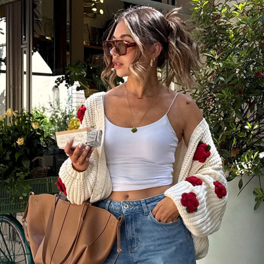 Dames Grand cardigan douillet avec fleurs au crochet Chic und Stil