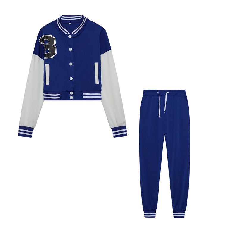 Sporty set for women consisting of a cropped jacket and jogging pants Chic und Stil