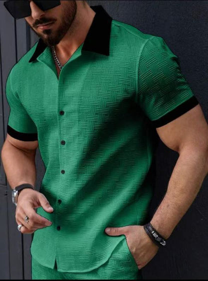 Chemise à manches courtes pour hommes au design structuré avec col contrastant Chic und Stil