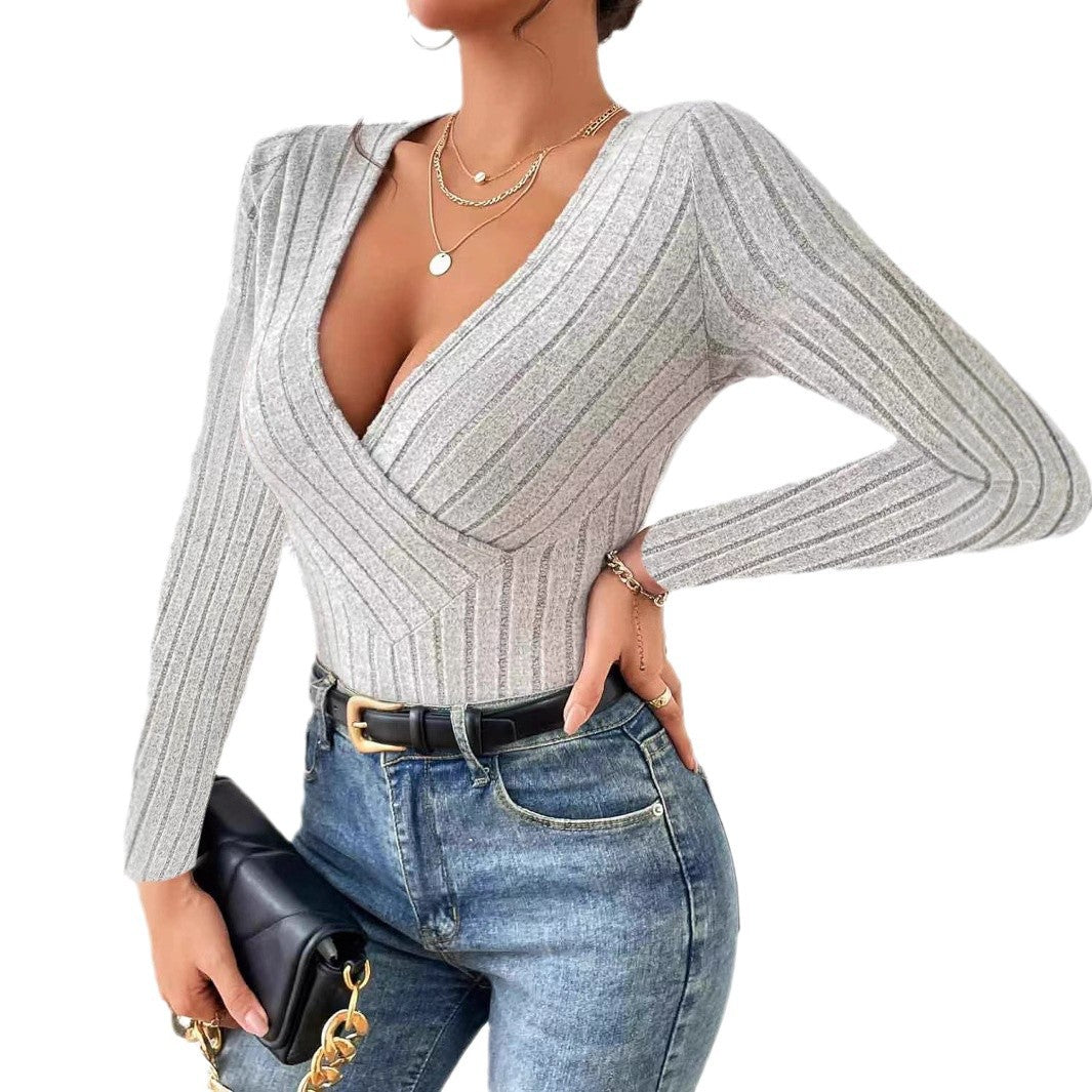 Knit top for women with V-neck and elegant ribbed details Chic und Stil