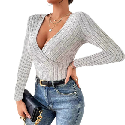 Knit top for women with V-neck and elegant ribbed details Chic und Stil