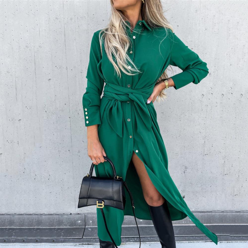 Robe chemise pour femmes avec ceinture à la taille et fente longue Chic und Stil