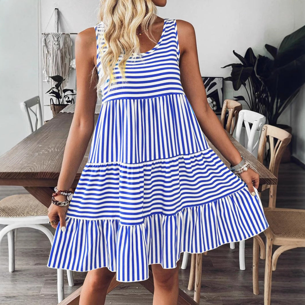Robe d'été à rayures pour femmes avec un ourlet volant volumineux Chic und Stil