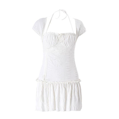 Robe mini à manches courtes pour femmes avec détails volantés et coupe cintrée Chic und Stil