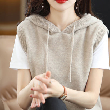 Pull à capuche pour femmes avec design sans manches et élégant décolleté en V Chic und Stil