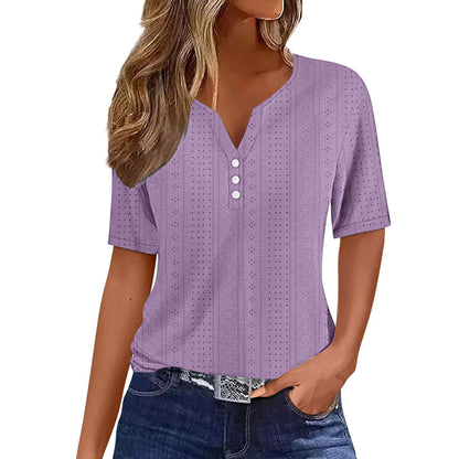 Chemise à manches courtes pour femmes avec détails de boutons et fine structure en mailles plongeantes Chic und Stil