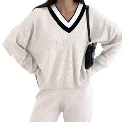 Dames pull confortable à col V avec col rayé Chic und Stil