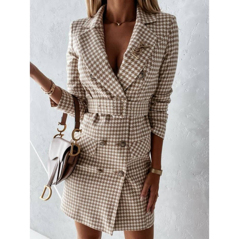 Robe chemise pour femmes au design classique pied-de-poule avec élégante taille cintrée et double rangée de boutons Chic und Stil