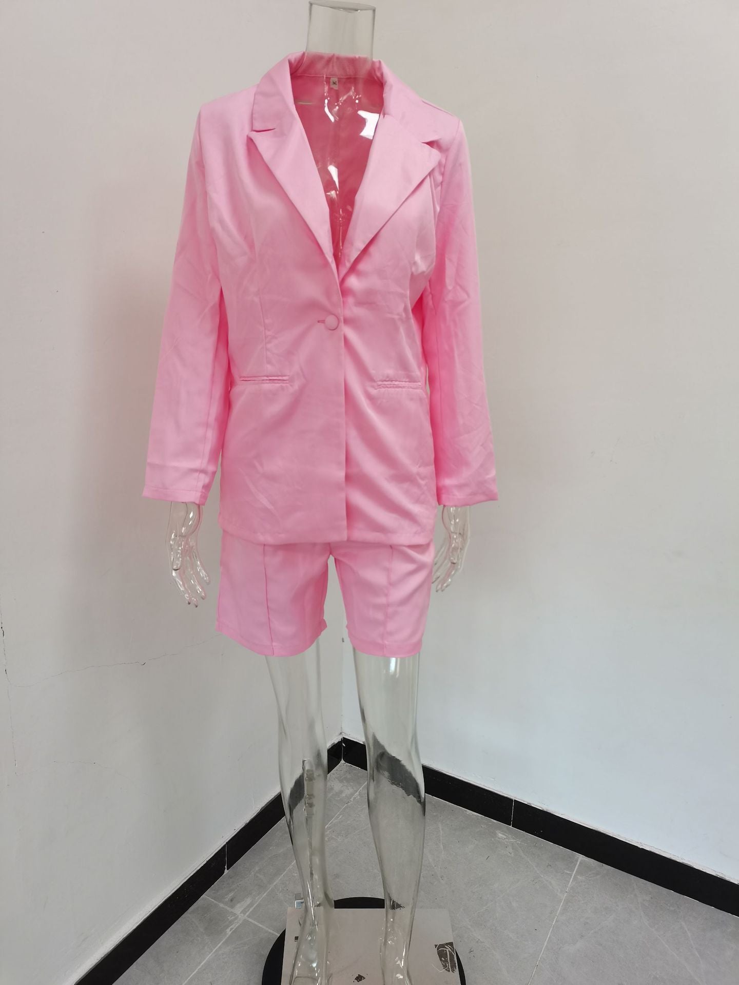 Elegant blazer set for women with shorts and refined details Chic and Style