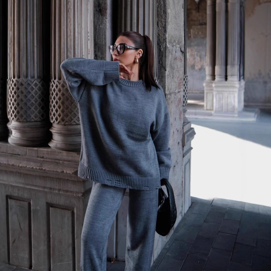 Luxurious knit set for women with oversized sweater and comfortable pants Chic and Style