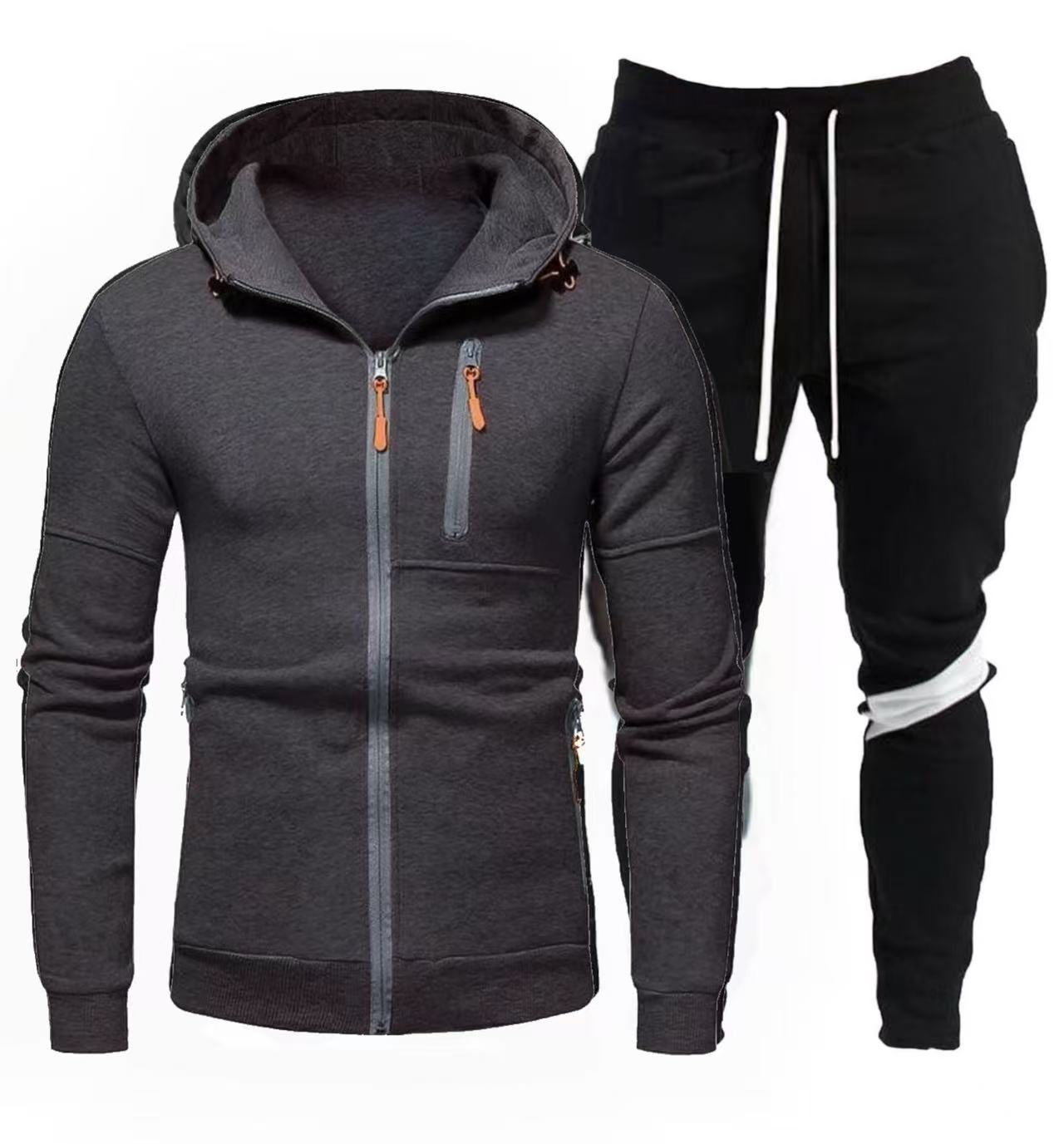 Sporty hoodie for men with practical zipper and chic jogger pants