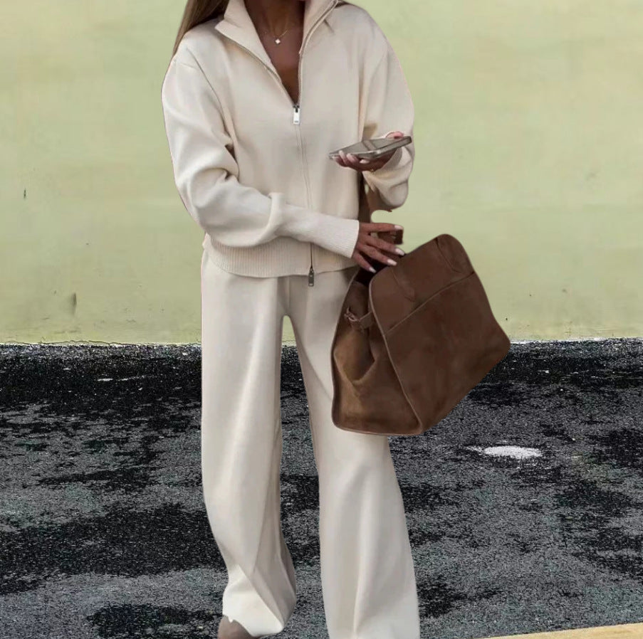 Pull en tricot sportif pour femmes avec col montant et fermeture éclair Chic und Stil