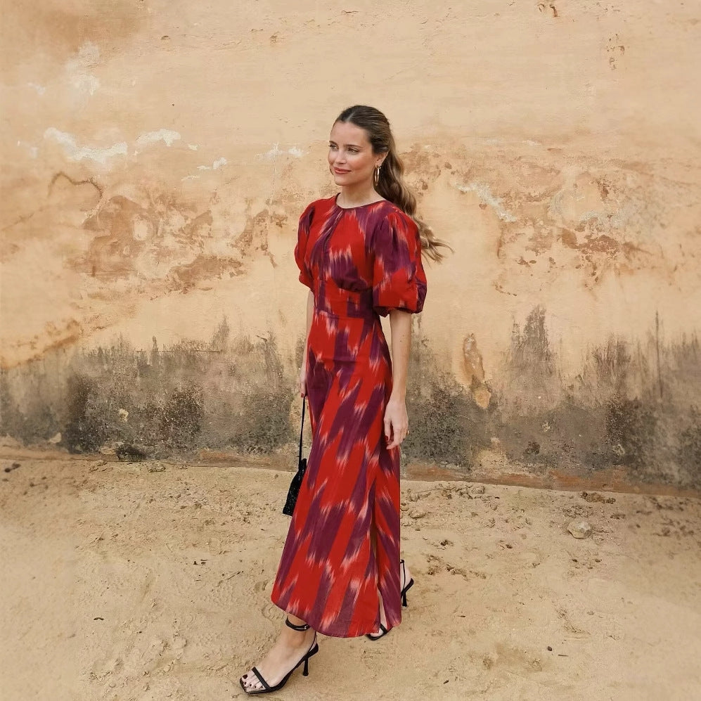 Robe d'été pour femmes avec un design brodé coloré et une coupe décontractée Chic und Stil