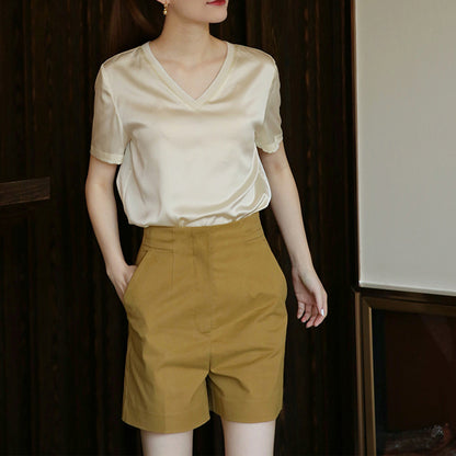 Chemisier en soie élégant à col en V pour femmes Chic und Stil