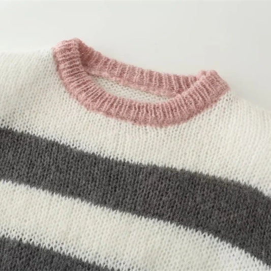 Pull en tricot court pour femmes avec motif rayé marin et col rond Chic und Stil