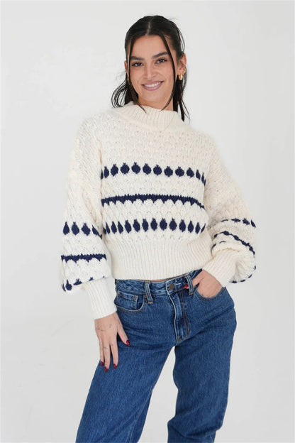 Pull en tricot pour femmes avec un motif de tresse moderne et des manches volumineuses Chic und Stil