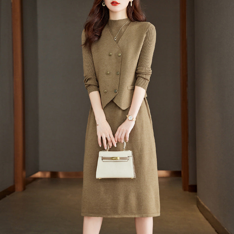 Robe en tricot élégante pour femmes avec un design de blazer chic et de jolis détails de boutons Chic und Stil