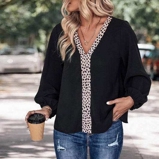 Blouse décontractée pour femmes avec décolleté en V élégant et motif animal stylé Chic und Stil