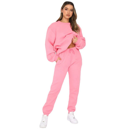 Women's comfortable tracksuit set with an oversized sweatshirt and comfortable jogger pants Chic and Style