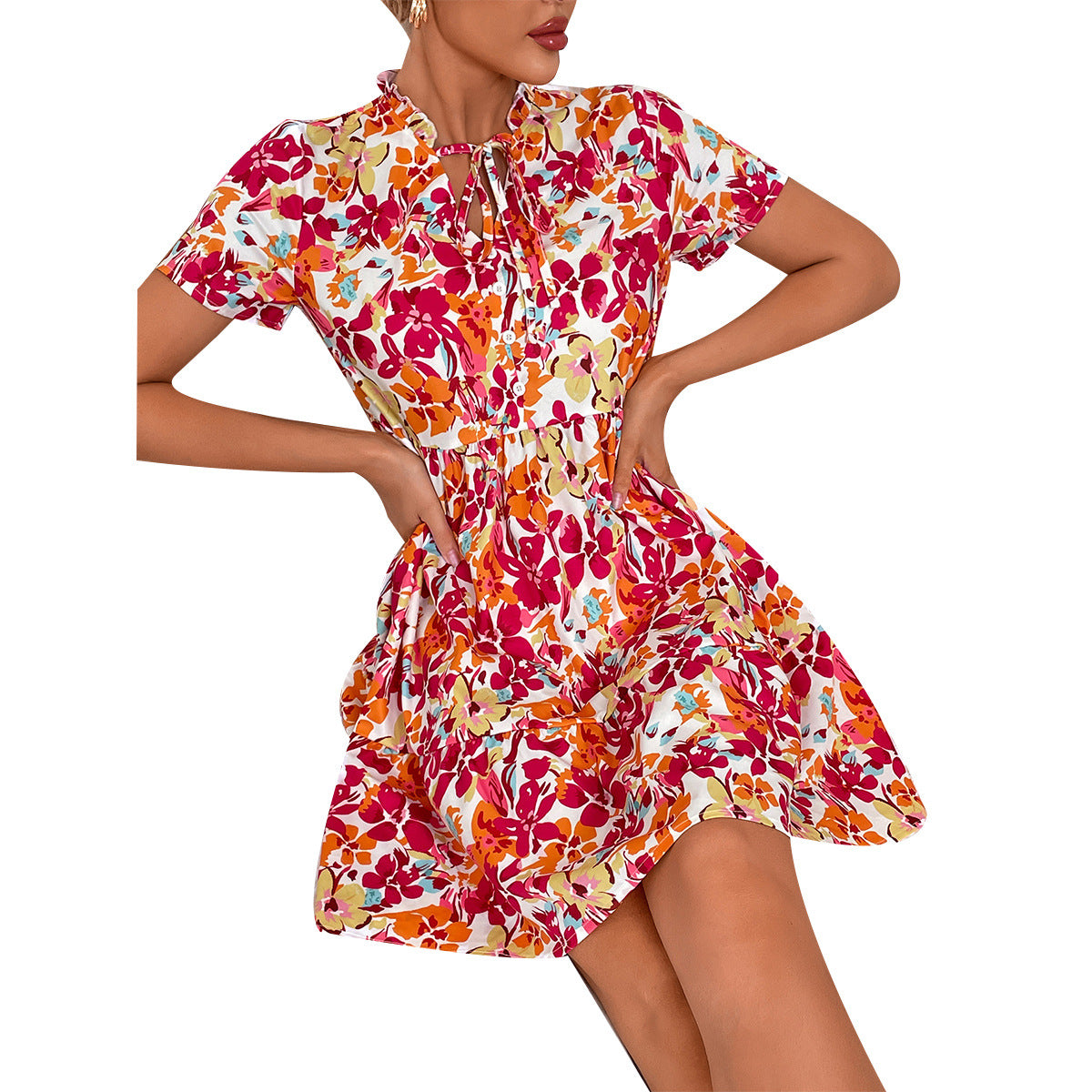 Robe courte à fleurs pour dames avec des détails en dentelle et une silhouette cintrée Chic und Stil