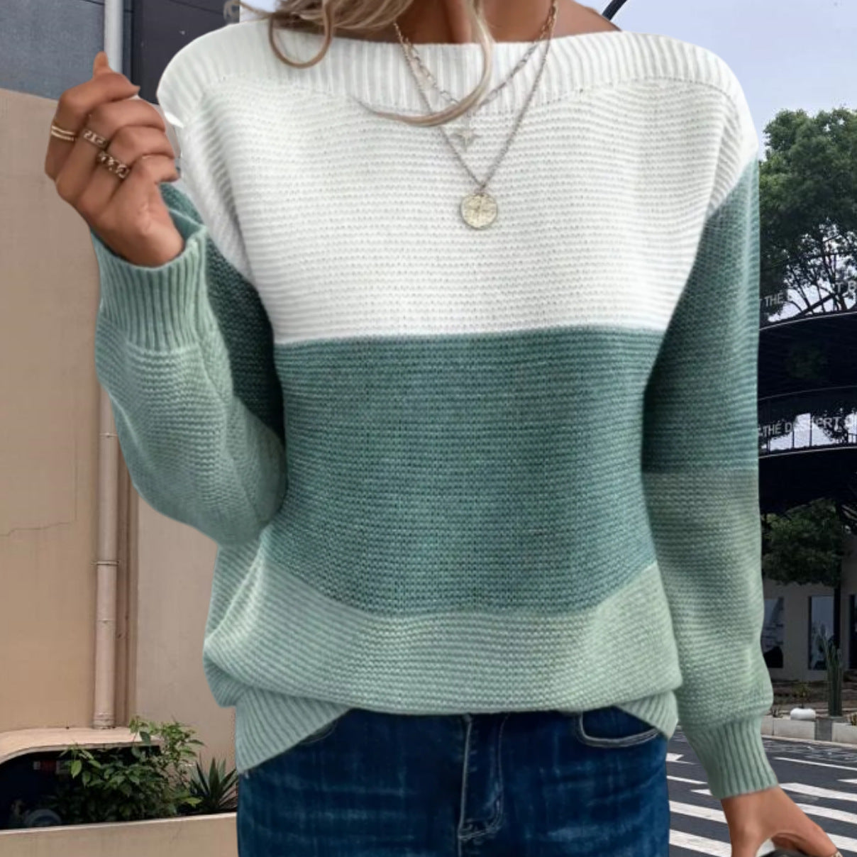 Dames pull en gros tricot tendance avec des détails modernes de blocs de couleur Chic und Stil