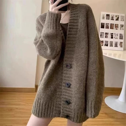 Dames gros tricot cardigan avec des manches volumineuses et décolleté à boutons Chic und Stil