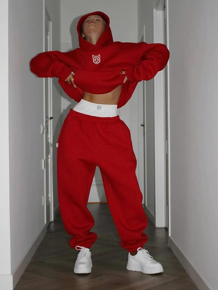 Ladies Oversized Hoodie with regular fit and casual chic pants