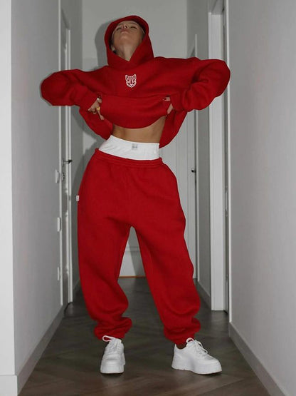 Ladies Oversized Hoodie with regular fit and casual chic pants