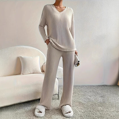 Dames Ensemble en tricot confortable avec décolleté en V et design côtelé Chic und Stil