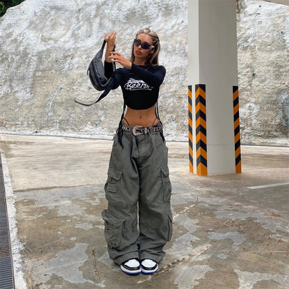 Cargo pants for women with versatile pockets and trendy fit Chic und Stil