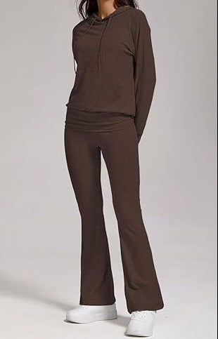 Dame ensemble de sport à capuche avec pantalons évasés Chic und Stil