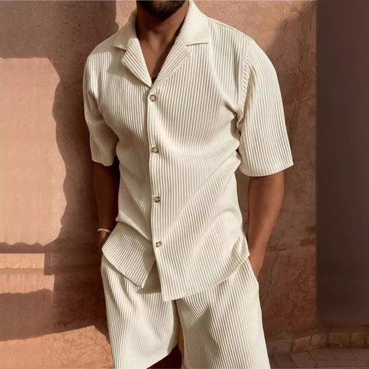 Chemise à manches courtes pour hommes et short avec design structuré Chic und Stil