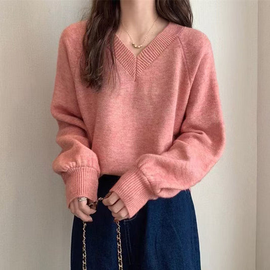 Dames pull élégant à col en V avec une fine texture tricotée Chic und Stil