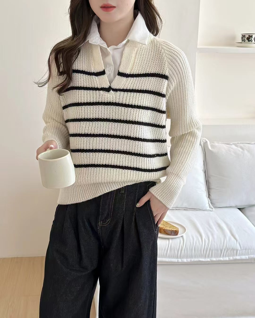 Pull en tricot pour femmes avec décolleté en V et design rayé Chic und Stil