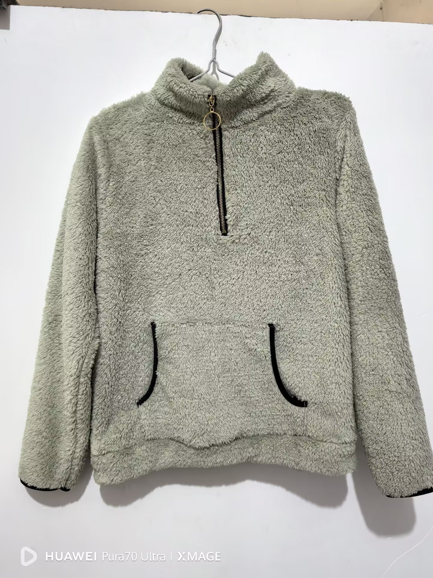 Pull en polaire douillet pour femmes avec col haut et fermeture éclair Chic und Stil