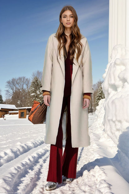 Elegant coat for women with wide collar and belt at the waist Chic und Stil