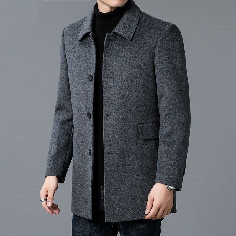 Elegant wool coat for men with classic lapels and pockets Chic und Stil