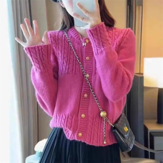 Dames pull-over en maille douillette avec texture en torsades et détails de boutons dorés Chic und Stil