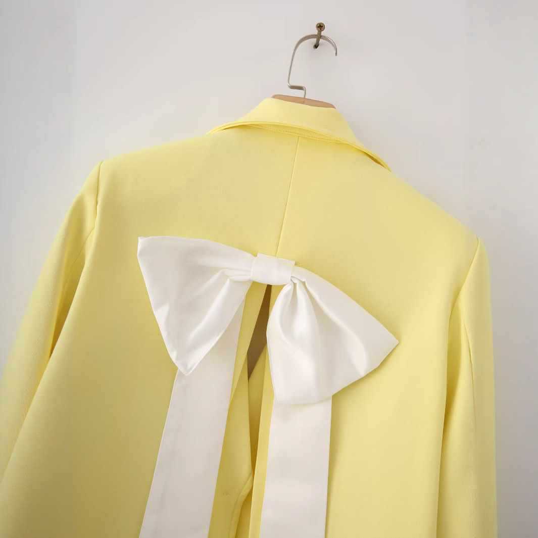 Dames blazer structuré avec des détails modernes Chic und Stil