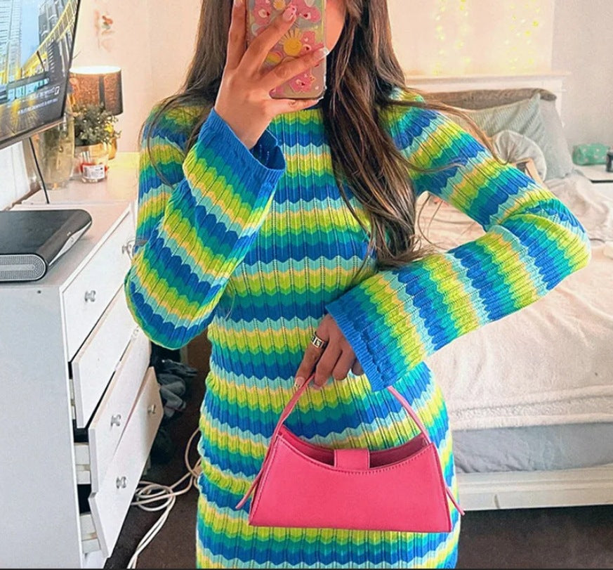 Robe en tricot pour femmes avec motif en vagues et manches longues Chic und Stil