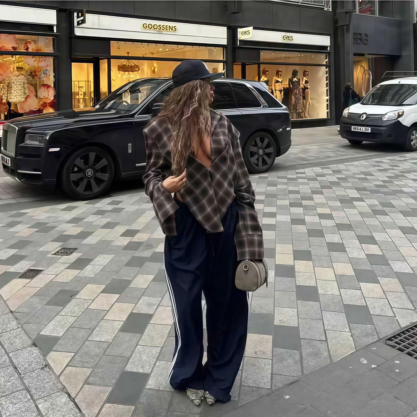 Chemisier oversized à carreaux pour femmes avec décolleté en V profond et coupe décontractée Chic und Stil