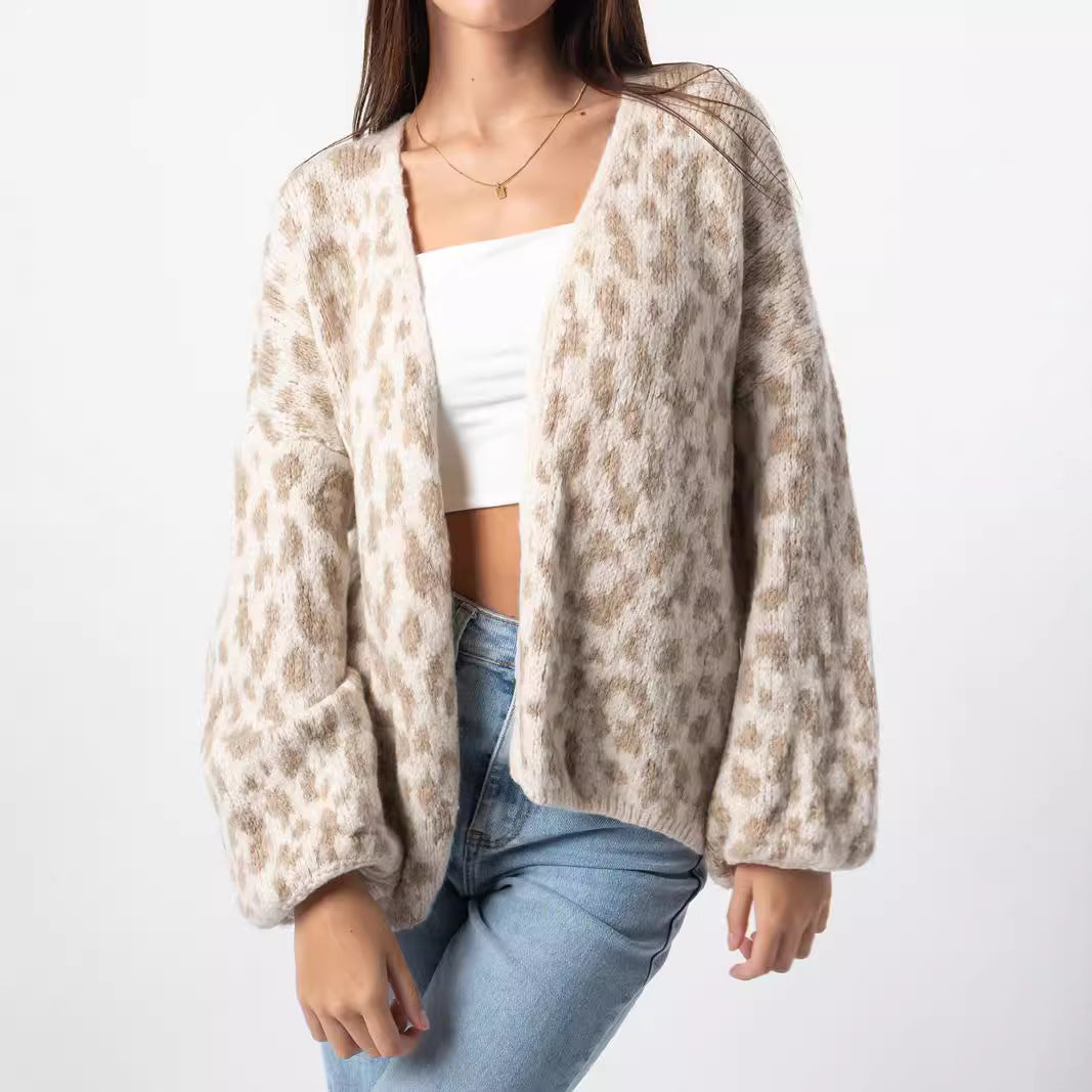 Dames gros tricoté Cardigan avec un motif léopard élégant et des détails oversize confortables Chic und Stil