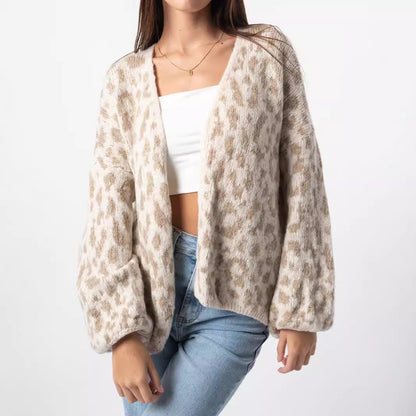 Dames gros tricoté Cardigan avec un motif léopard élégant et des détails oversize confortables Chic und Stil