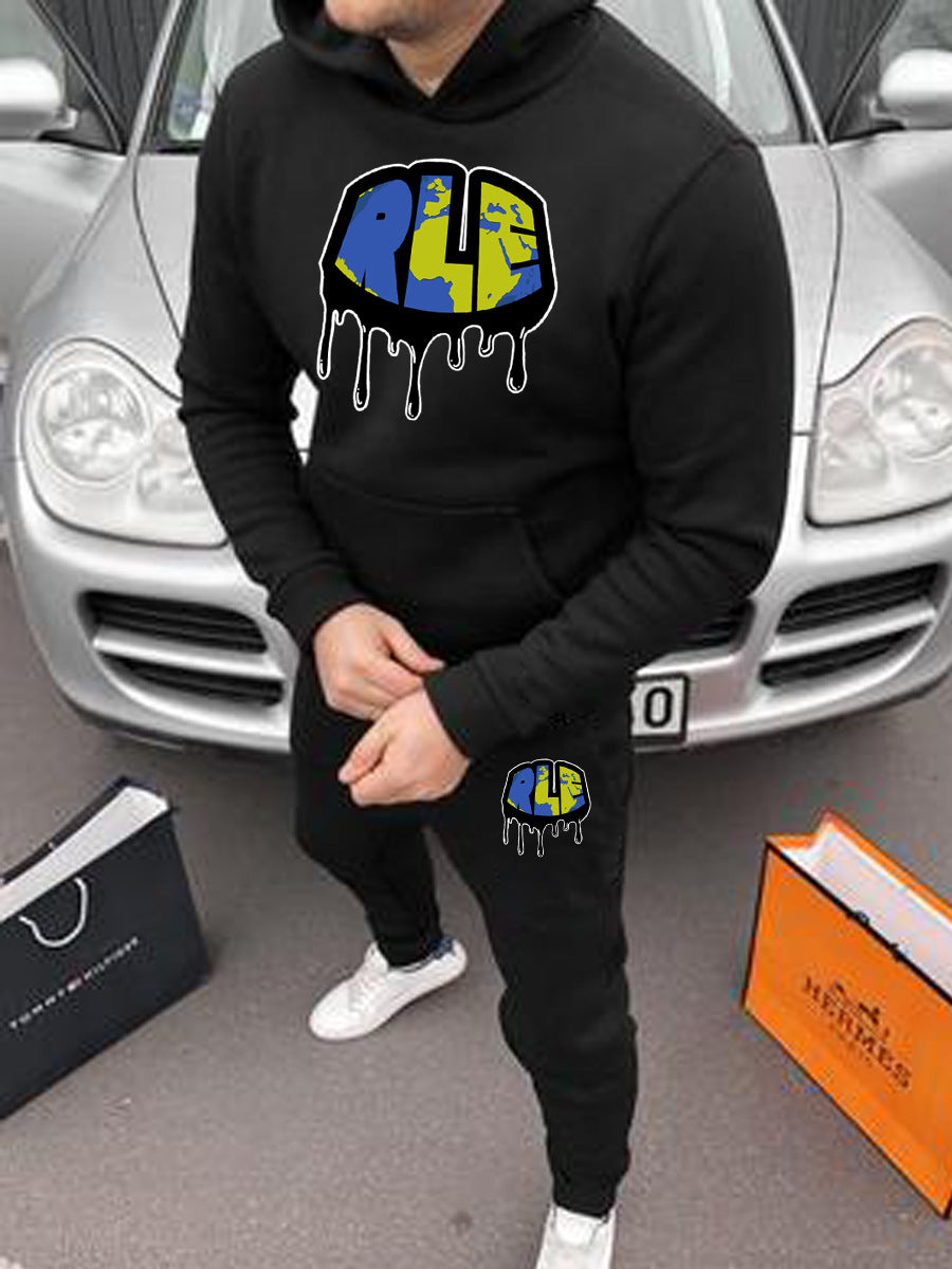 Women's hoodie and jogging pants set with creative graffiti design Chic und Stil