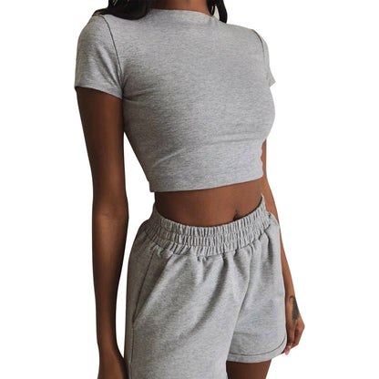 Ensemble de crop-top sportif et de shorts courts pour femmes Chic und Stil