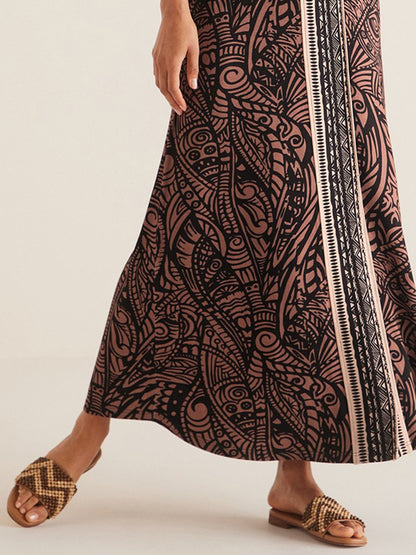 Robe maxi pour femmes avec un élégant design floral et une fermeture éclair pratique Chic und Stil