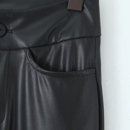 Synthetic leather slim fit pants for women with practical pockets Chic and Style